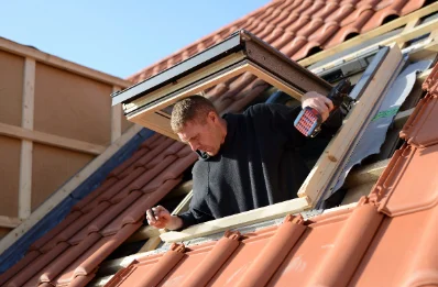 Pose de fenêtres de toit Velux à Espès-Undurein